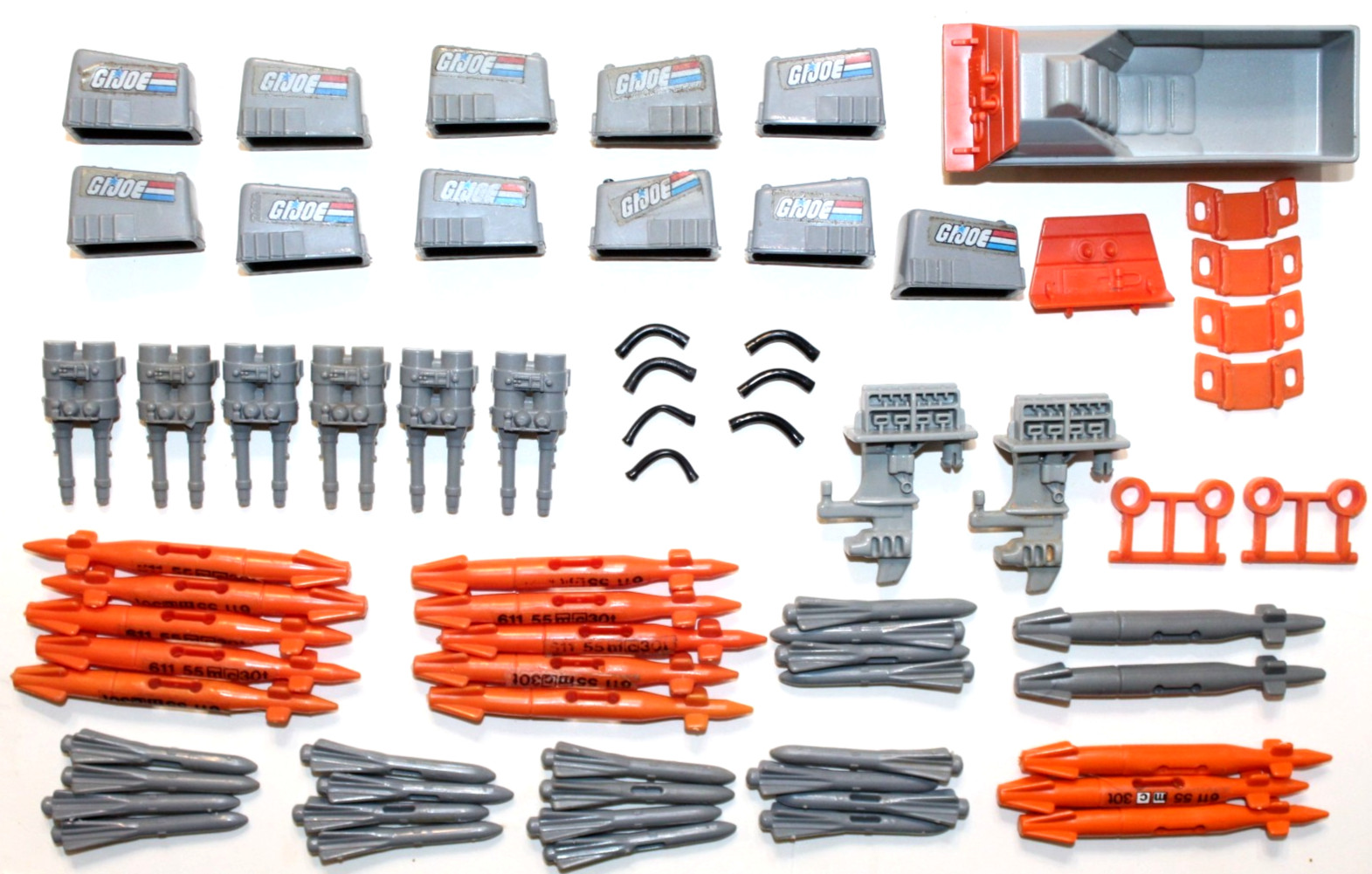 GI Joe 1986 Devilfish Part Missile Torpedo Link Mount Gun Engine Cover Hose Pick