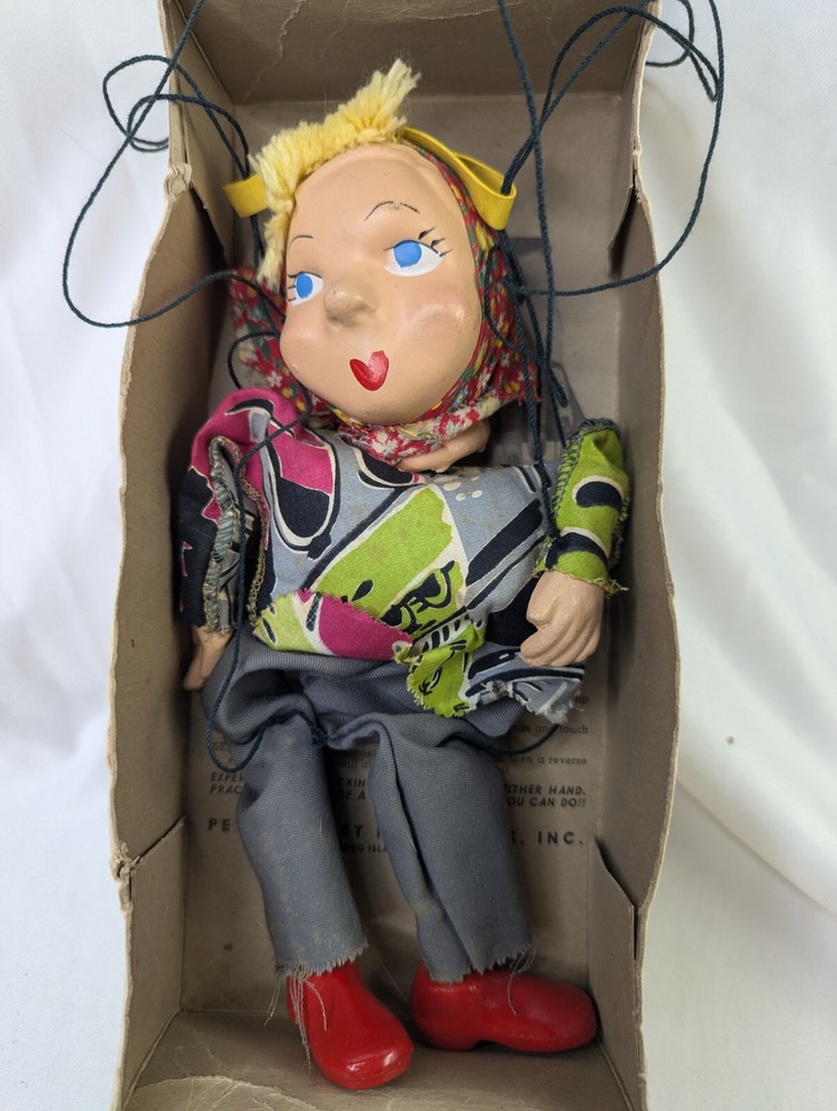 Patty the Marionette Peter Puppet Doll Box