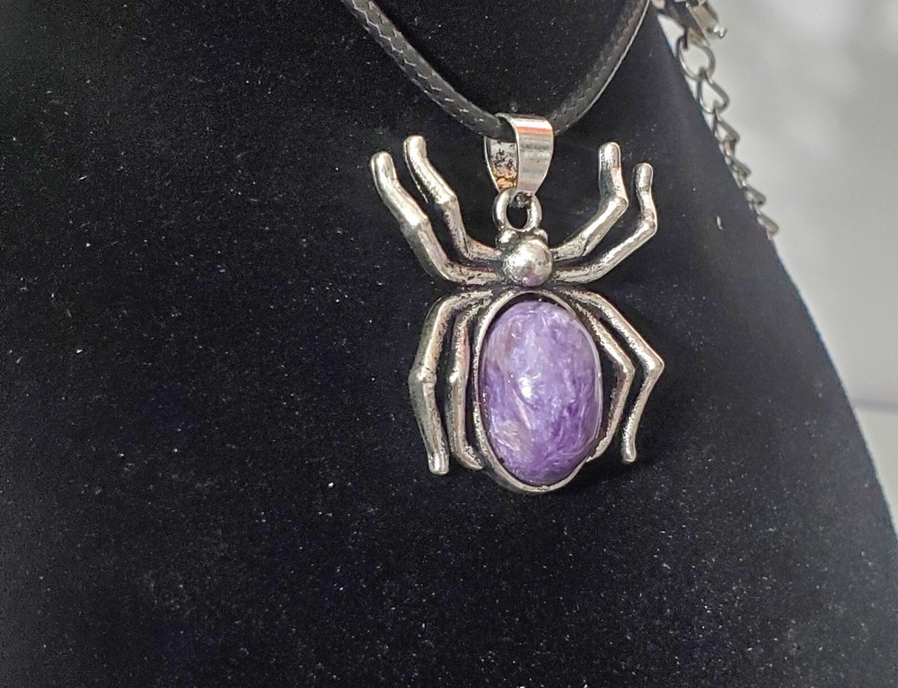 Spider Pendant Chorite