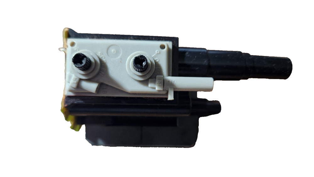 SONY FLYBACK TRANSFORMER 8-598-838-40 PULLED FROM NEW CRACKED CHASSIS