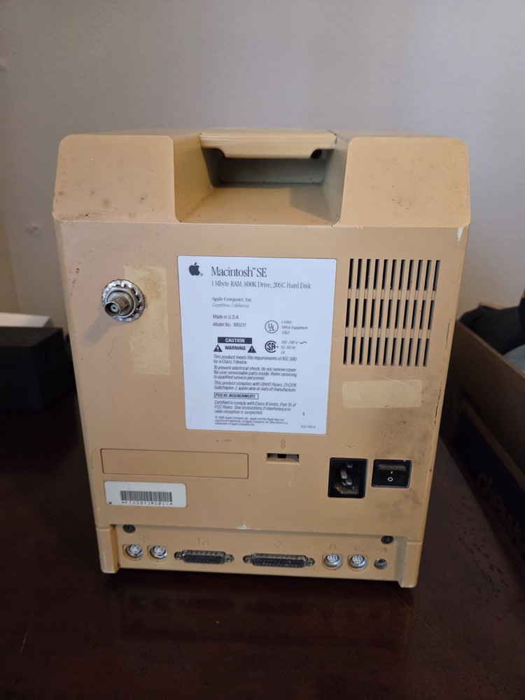 Apple Macintosh SE Vintage Home Computer Model M5011 Untested