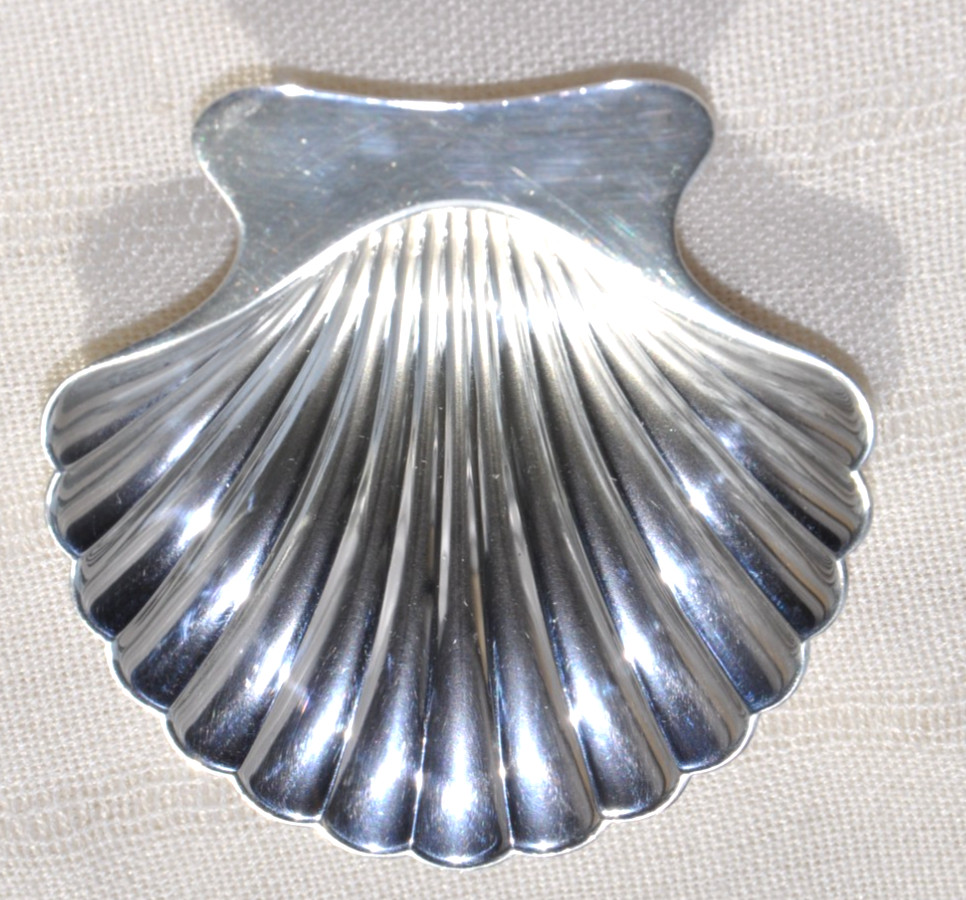 BEAUTIFUL TIFFANY & CO STERLING SILVER SCALLOP SEA SHELL TRINKET DISH