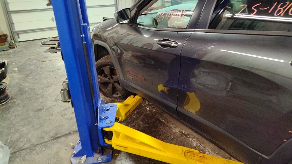 Steering Column Floor Shift Fits 14-18 CHEROKEE 1167525
