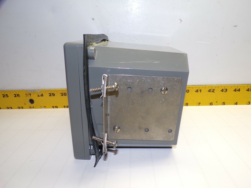 NEW GREAT LAKES INSTRUMENTS CONDUCTIVITY ANALYZER 115V MODEL 672E