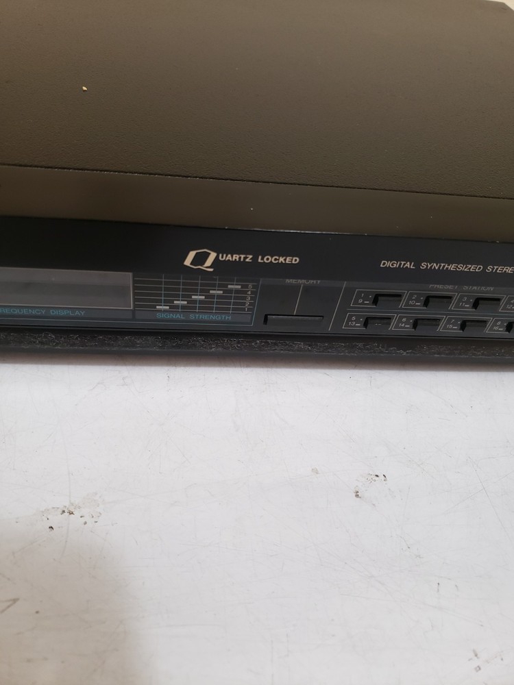 Philips Digitsl Synthesized Stereo Tuner FT565