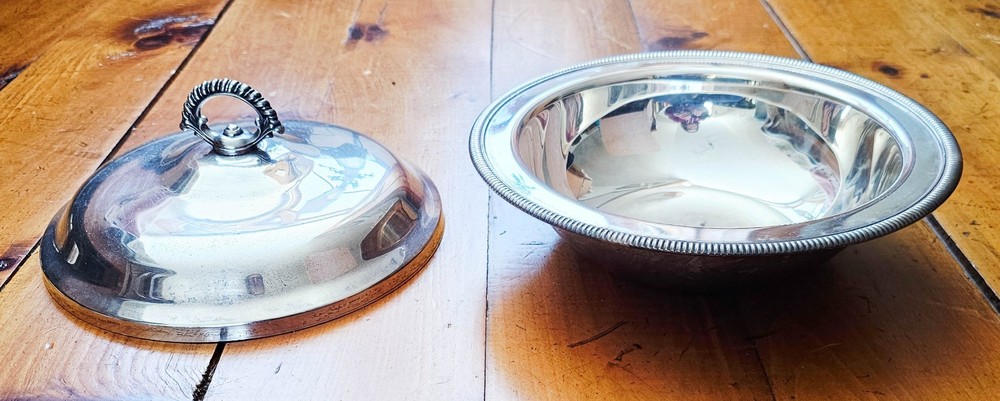 Wm Rogers 4262 Silverplate Serving Dish w Lid + 1-1/2 qt Pyrex Glass Bowl Vintag