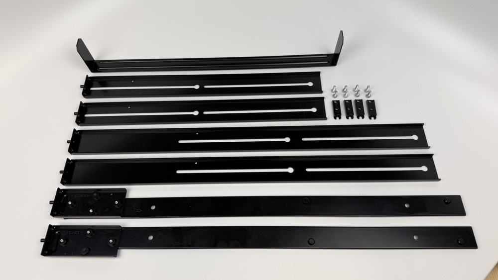 Apple Intel Xeon Xserve Rail Kit (includes magnetized OEM mounting hardware)