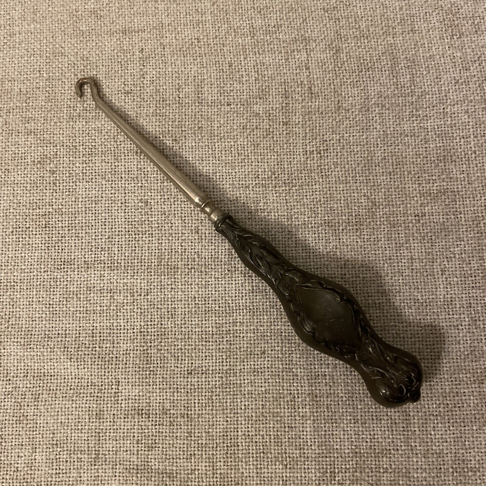 Antique Sterling Silver Button Hook Blackington Monogrammed Ruby 7.75”