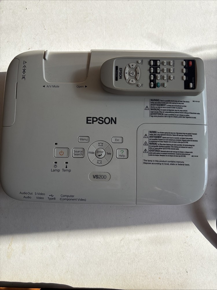 Epson VS200 Model H391A LCD Desktop Projector w/remote