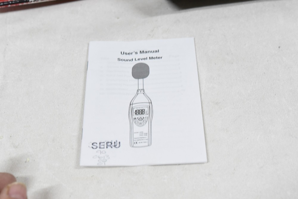 Digitech QM-1589 Compact Digital Sound Level Meter with Case