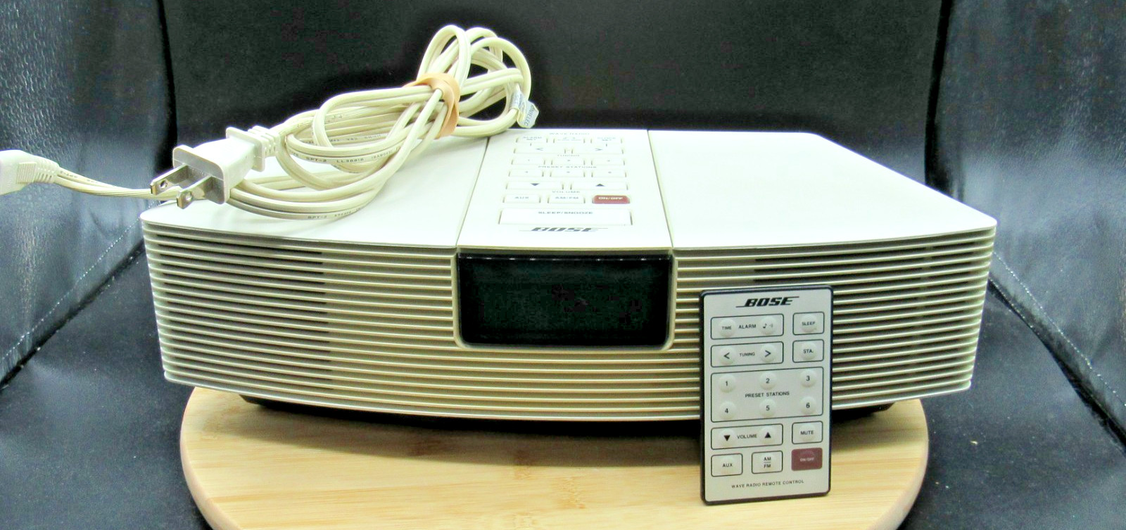 Bose Wave Radio AWR1-1W AM/FM Radio Stereo System Alarm Clock with Remote