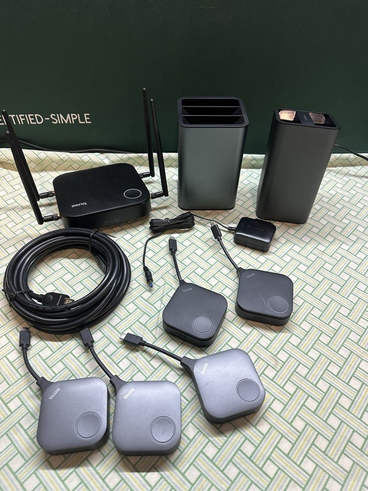 BenQ InstaShow Wireless Presentation System Bundle (Mixed Lot)