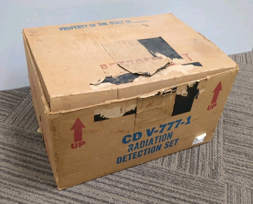 UNTESTED CD V-777-1 Vintage Radiation Detection Geiger Kit - READ DESCRIPTION!!