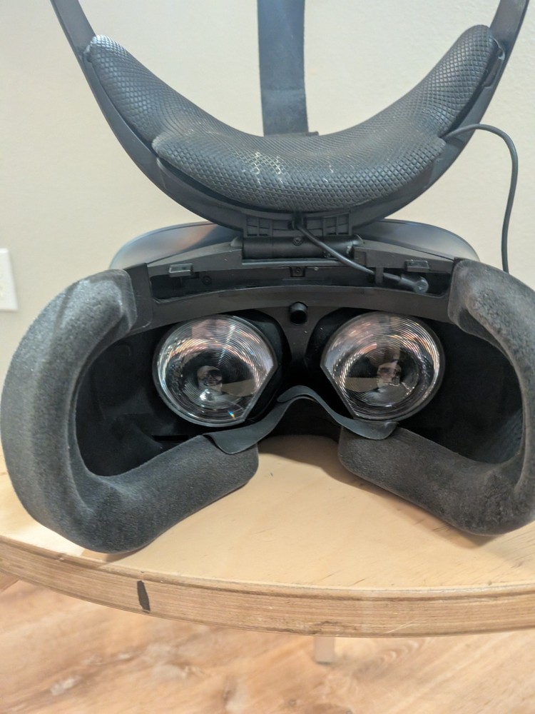 HTC Vive Cosmos PC VR, Virtual reality Headset Only