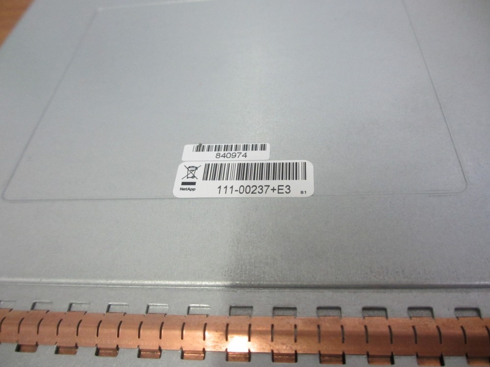 NetApp 111-00237+E3 Hard Drive Array Controller Module