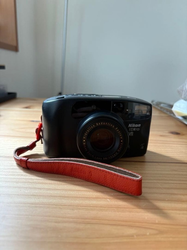 Nikon Zoom700 Vr Camera