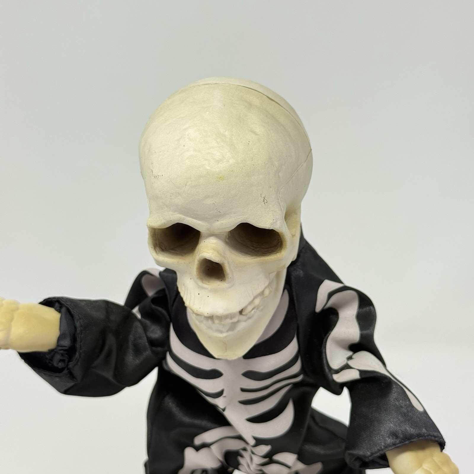 Fully Works Gemmy Groove Line Grave Raver Groovin’ Ghoul Skeleton Dancing