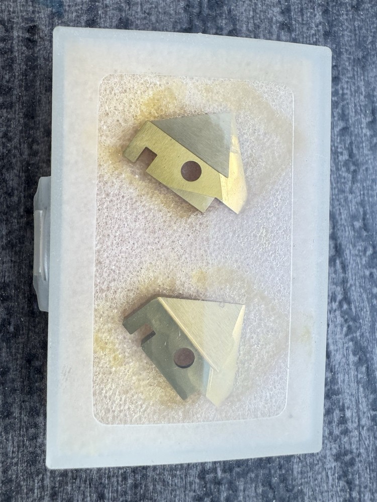 Coaxial wire stripping machine blade