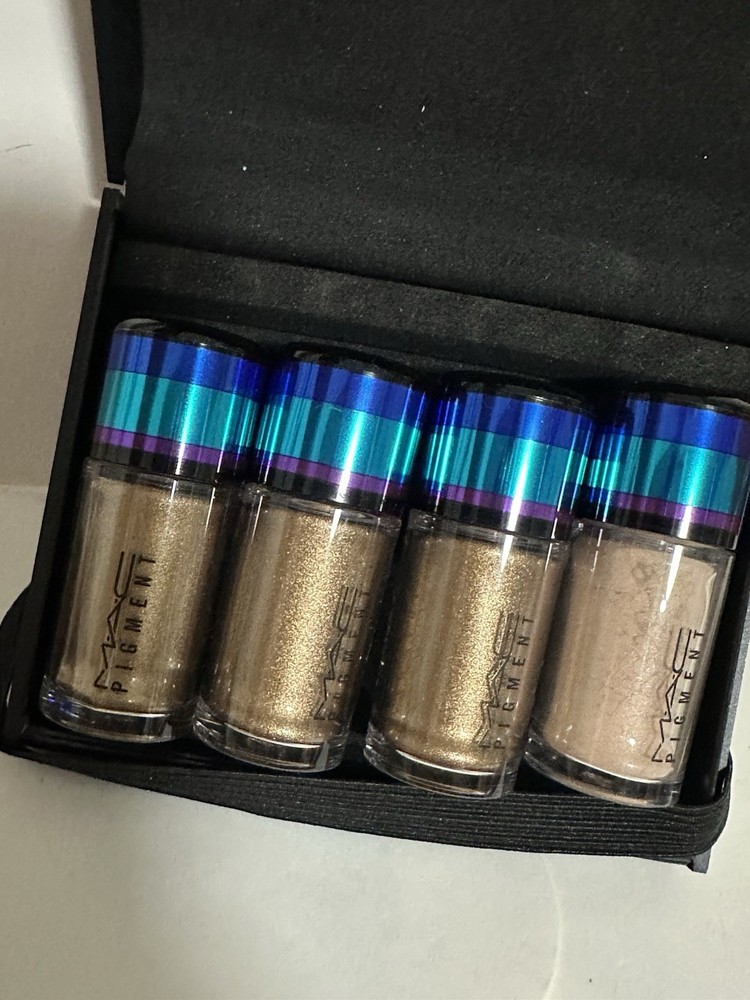 MAC Eye shadow Set Pigments 4 Pc
