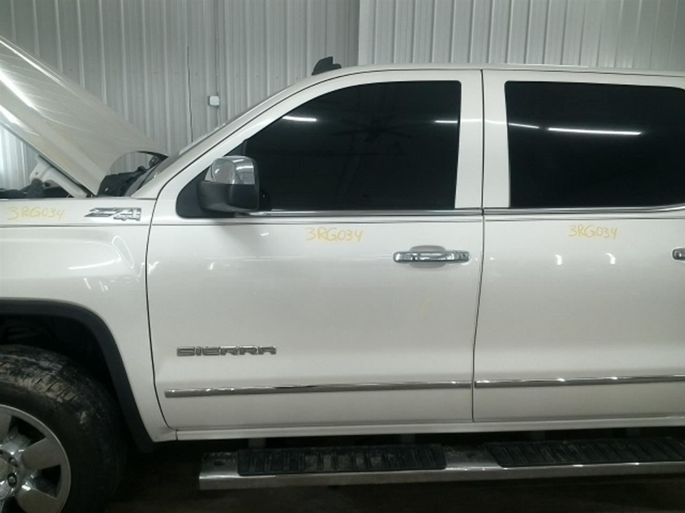 SIERRA150 2014 High Mounted Stop Light 104875339