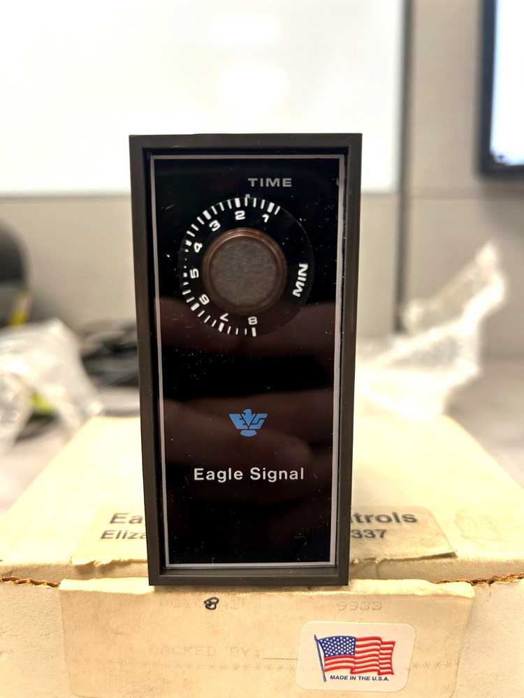 DG100 Miniflex Series Solid- State Timer Eagle Signal