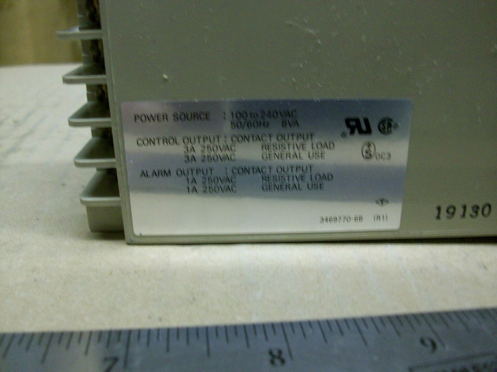 OMRON E5ES-R1P TEMPERATURE CONTROLLER