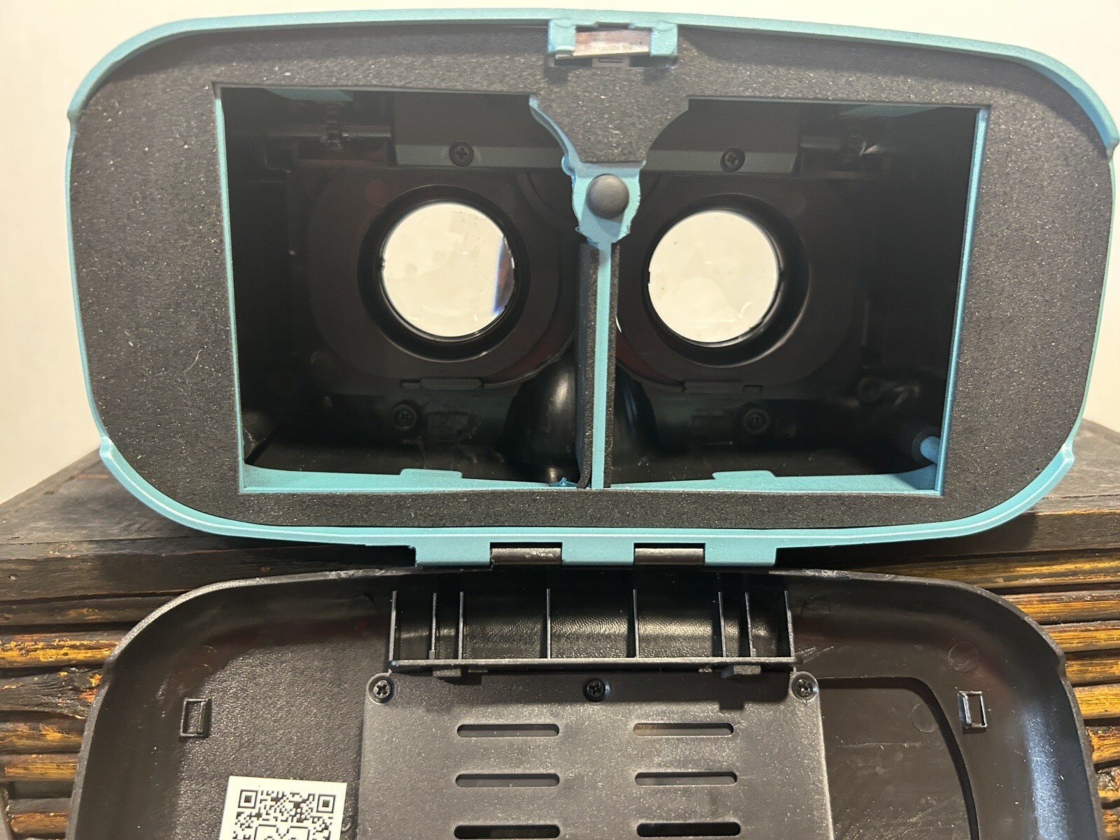 ReTrak Utopia 360 Virtual Reality Smartphone Headset Max Screen Size 6.3"