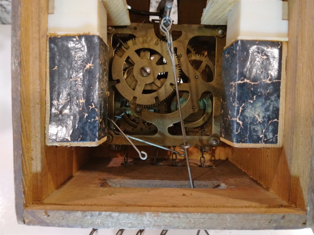 VINTAGE BLACK FOREST CUCKOO CLOCK