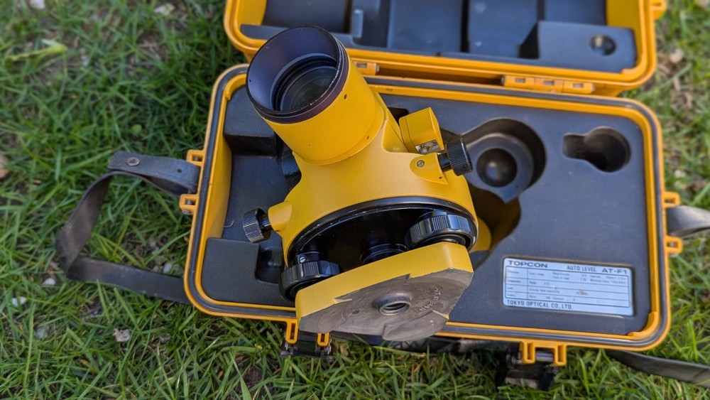 TOPCON Auto Level AT-F1