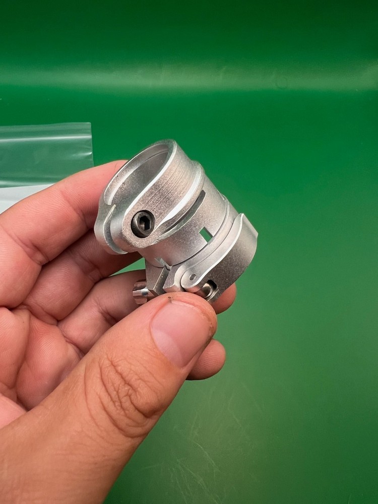 Autococker Clamping Feedneck