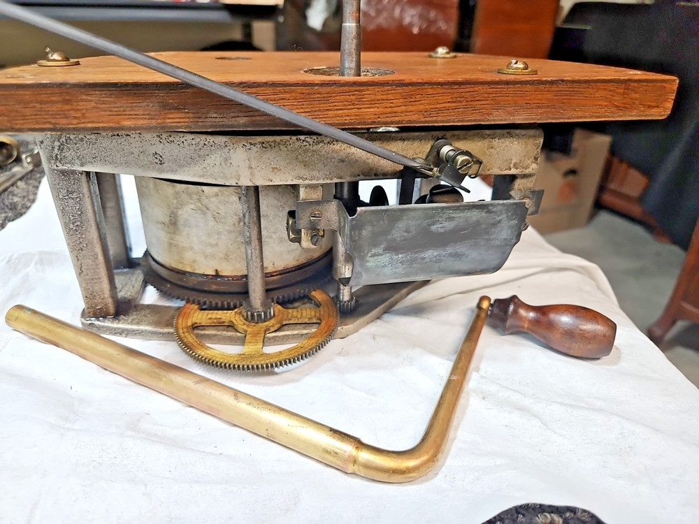 Chaney Phonograph  Dual Spring "WORKING"  motor with handle and top board.