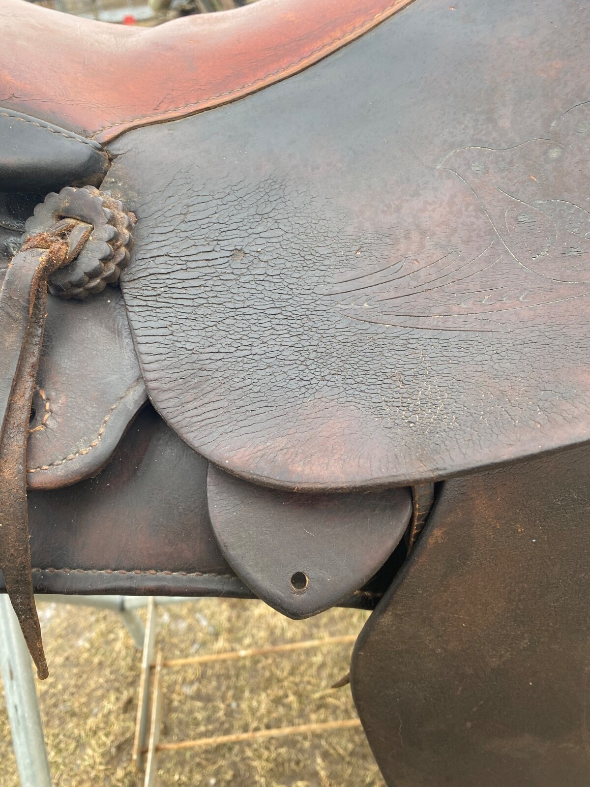 Used/Vintage 15" Simco Balanced Ride Western saddle