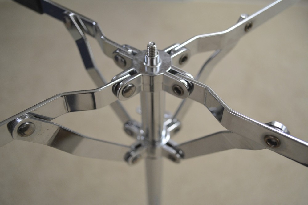 NEW 32 NOTE BELL/PRACTICE PAD STAND WITH TRIPOD BASE, ADJUSTABLE HEIGHT