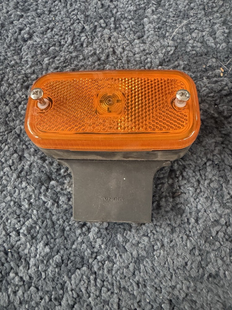 Vignal FE94 BULB SIDE MARKER Light with REFLECTOR & Bracket (Cable Entry) 12/24V