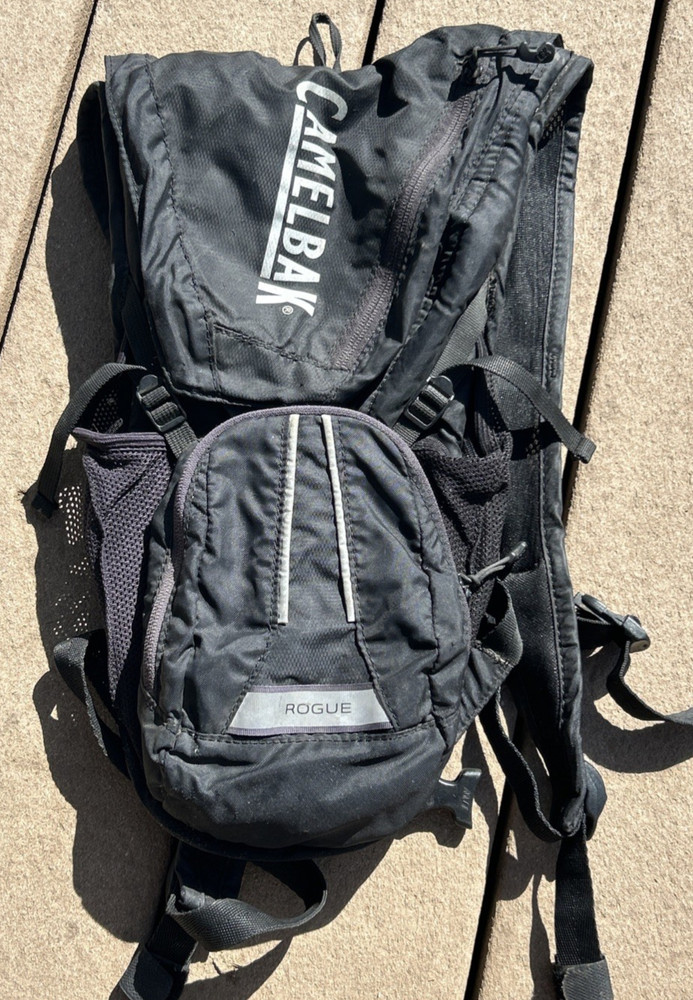 Camelbak Rogue Hydration Back Pack 2.5L 85 OZ Black Adjustable Straps No Bladder