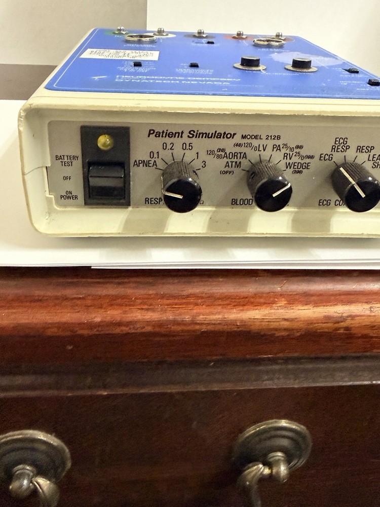 Dynatech Model 212B Patient Simulator: ECG Complex, Respiration, Blood Pressure