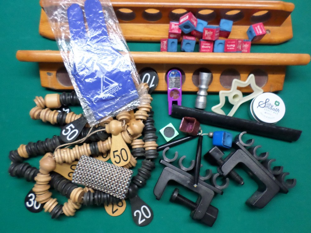 BILLIARDS ACCESSORIES BUNDLE