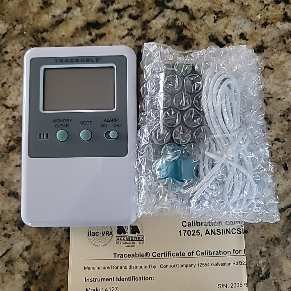 TRACEABLE 4127 Digital Thermometer, ±1°C Temperature Accuracy