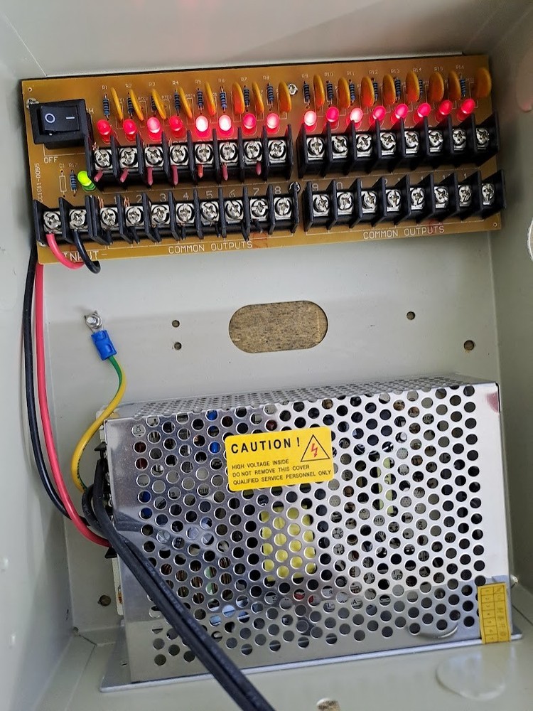 Monoprice Camera DC Power Supply Box Model M-12VDC-16P/10A