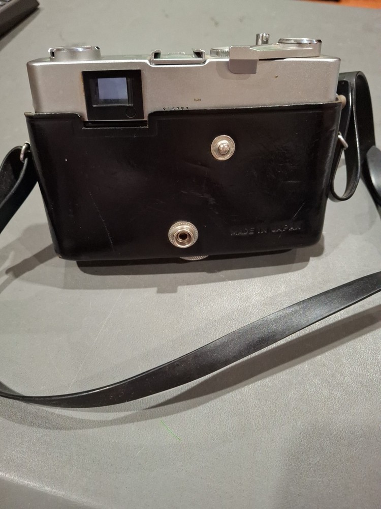 Konica Deluxe 40mm Camera