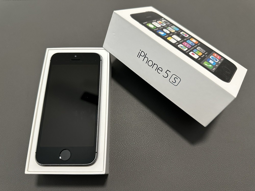 Apple iPhones Collection (12 Items)