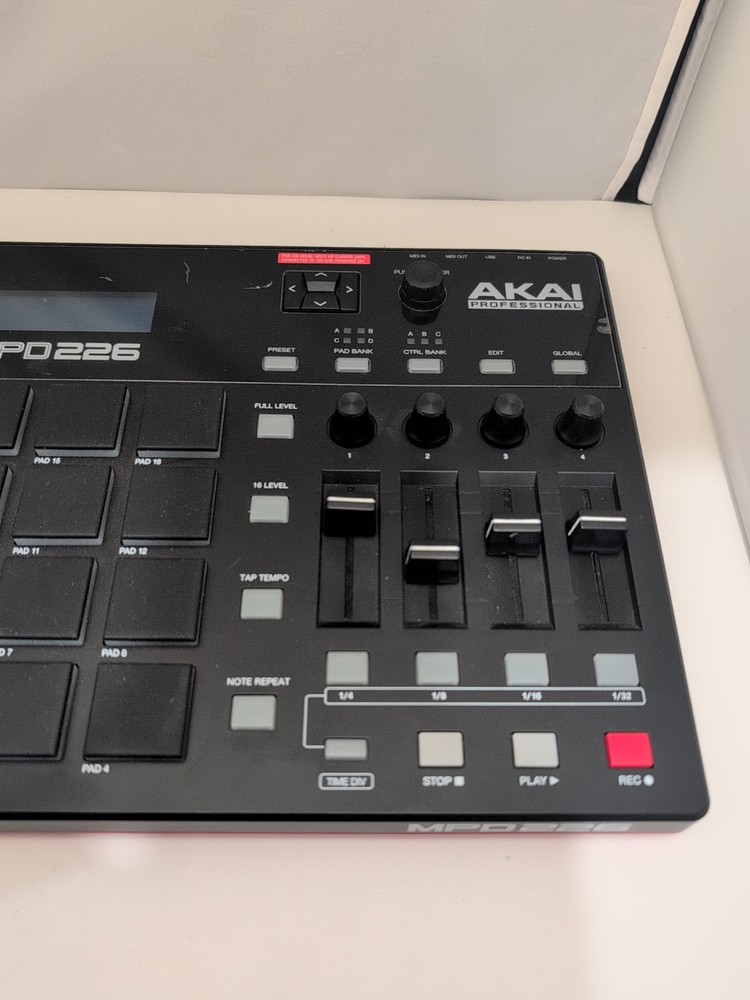 AKAI PROFESSIONAL MPD226 - 16-PAD USB STUDIO CONTROLLER INTERFACE Tested