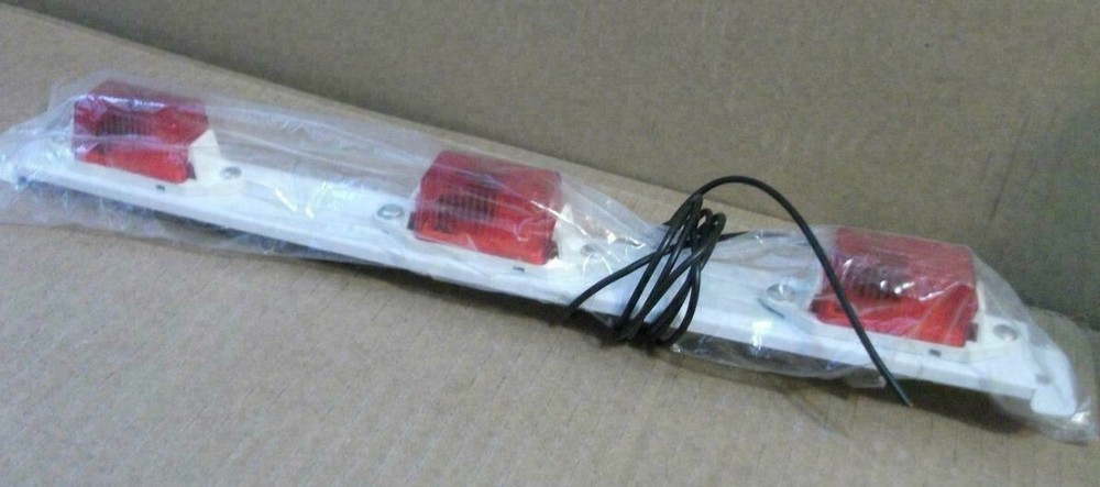 Optronics MC99RB Series - Rectangular Clearance Marker Lights, Red ~
