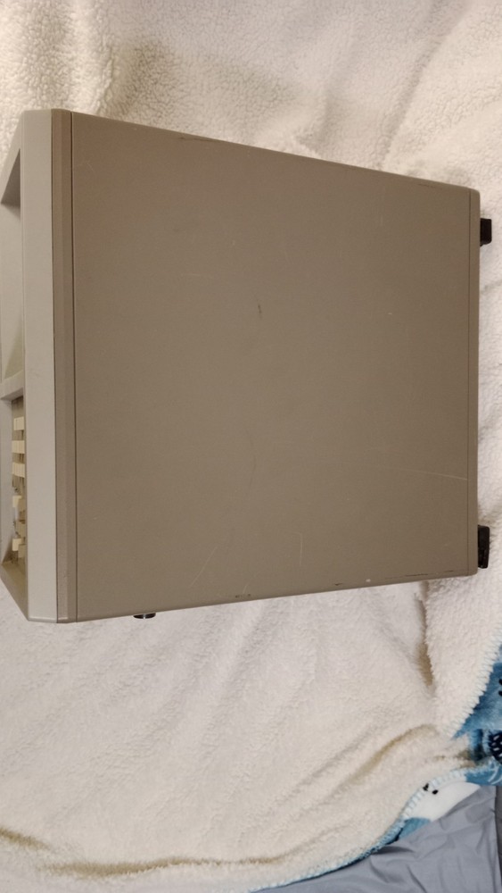 Tektronix 1220 Logic Analyzer