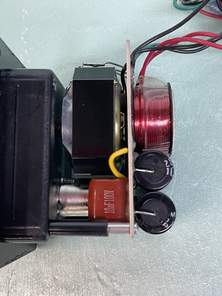 AVEX 2-way Speaker Crossover with Input Panel, Connector, and Wiring B