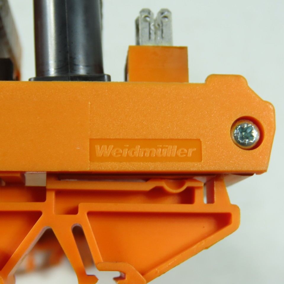 Weidmuller 91303.0 8-Position Fuse Interface Board Module 24VDC/120VAC