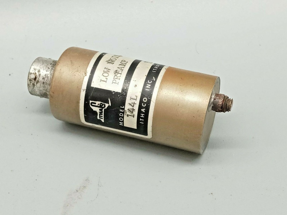 ITHACO INC  Low noise preamp  MODEL 144L