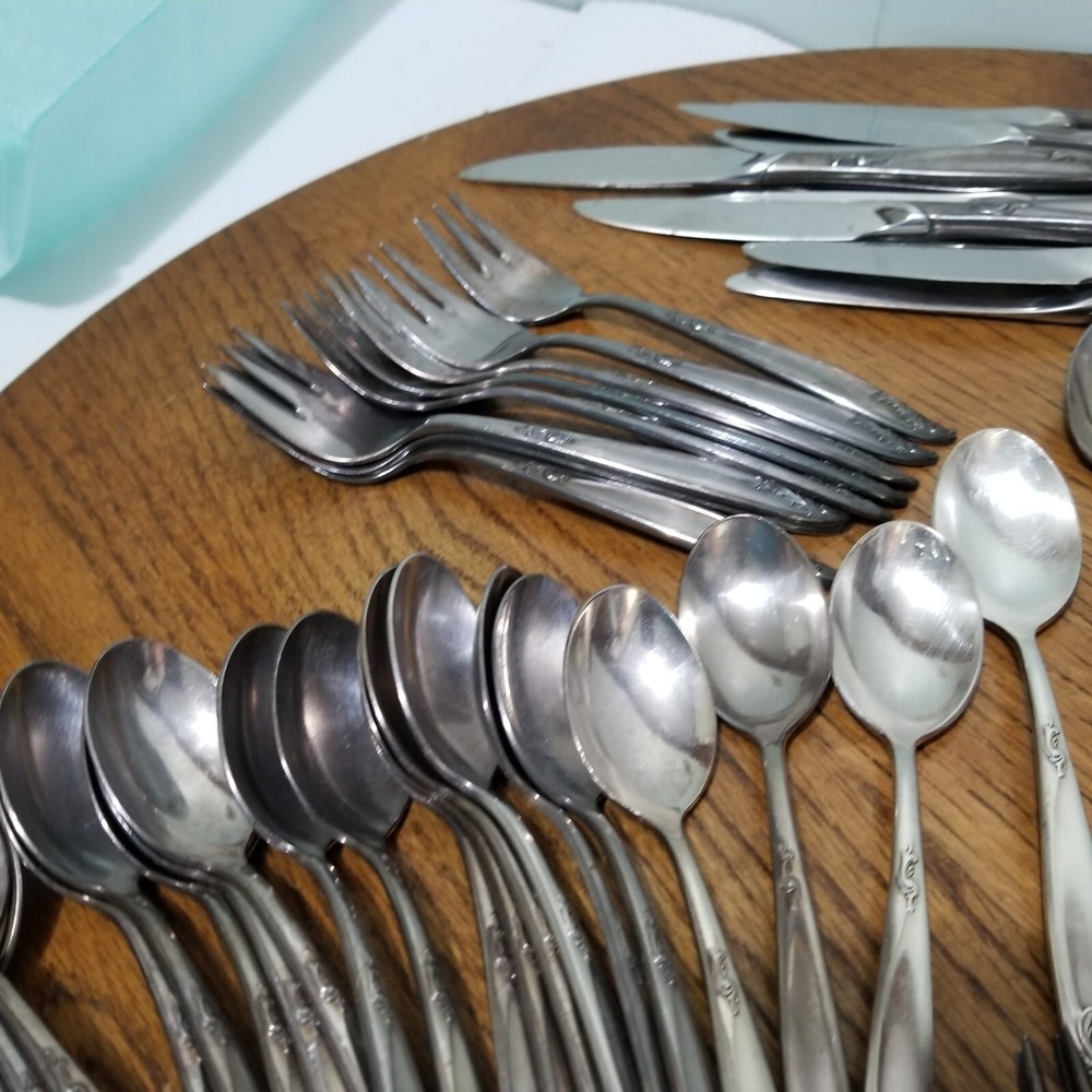 Holmes & Edwards Woodsong Set- 71 pcs