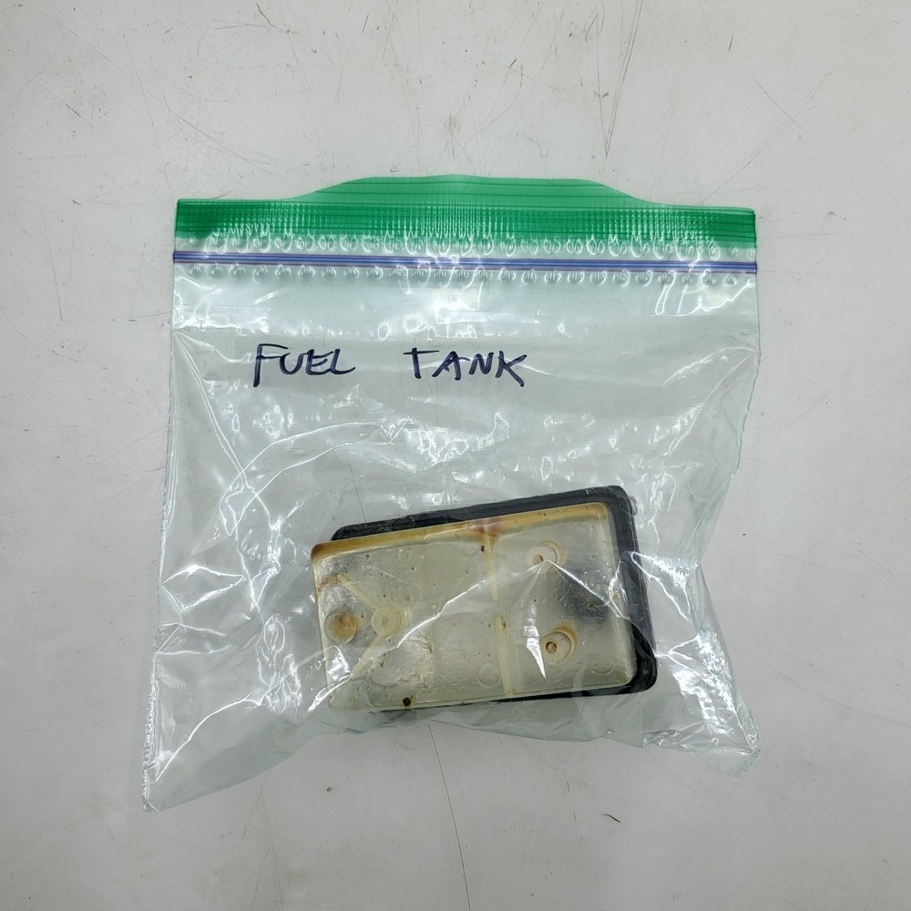 Traxxas 4-Tec nitro 3.3 fuel tank