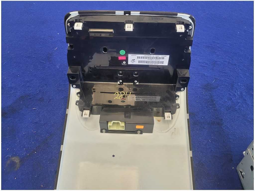 2011 Chevrolet Camaro SS Audio Info Screen Receiver Radio Face Plate 2811